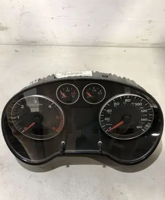 Audi A3 S3 8P Speedometer (instrument cluster) 8P0920951K