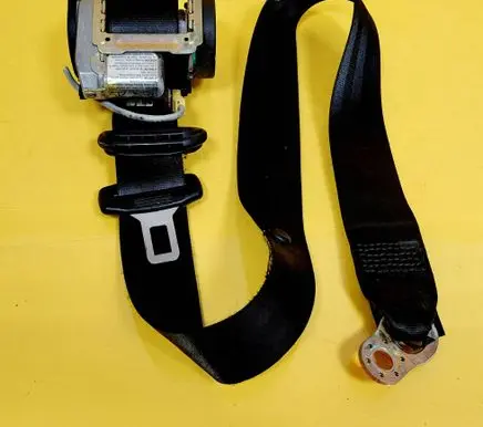 Audi A4 S4 B5 8D Front seatbelt 560308100