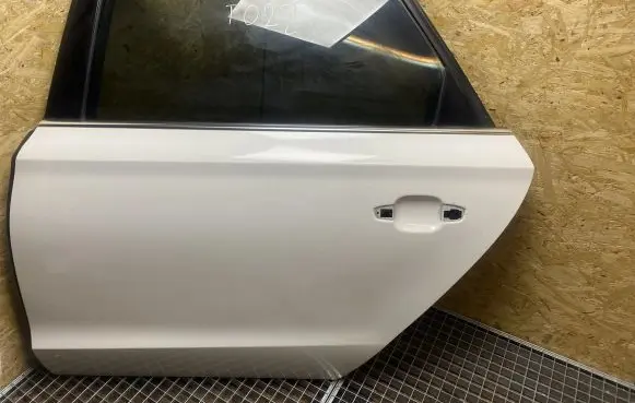 Audi A8 S8 D4 4H Rear door