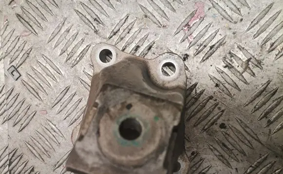 Audi A6 S6 C6 4F Engine mounting bracket 4f0199307aa