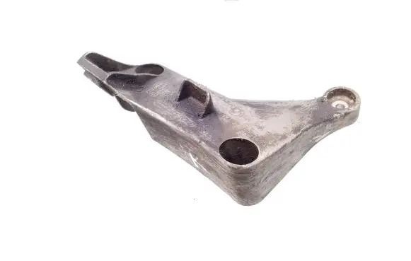 BMW 5 E39 Engine mounting bracket 6750441 2138074 65762138074