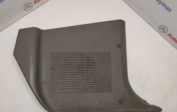 Foot area side trim