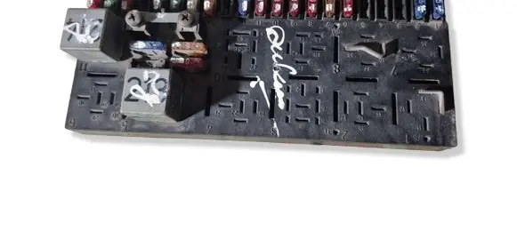 Audi 80 90 S2 B4 Fuse module 443941822A