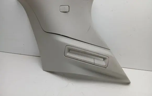 Volvo XC90 (D)pillar trim (top) 31479367 32244282
