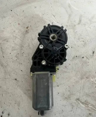 Porsche Cayenne (9PA) Seat adjustment motor 0390201949