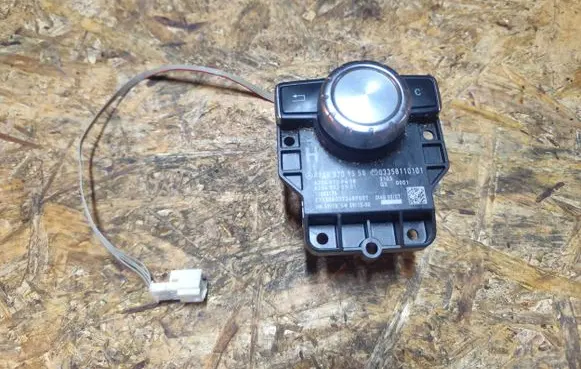 Mercedes-Benz C W204 Multifunctional control switch/knob A2048709558 A2049020501