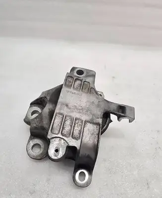 Volvo XC40 Engine mount bracket 31460251