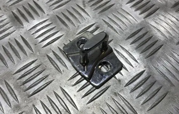 BMW 5 E60 E61 Front door lock loop/hook striker 7148705