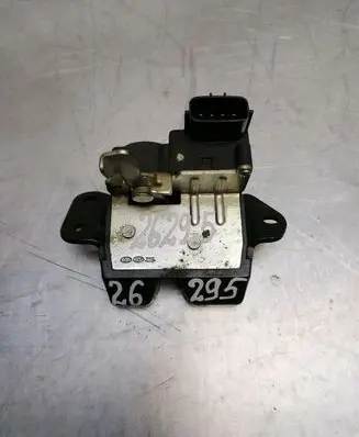 KIA Carens II Tailgate/trunk/boot lock/catch/latch