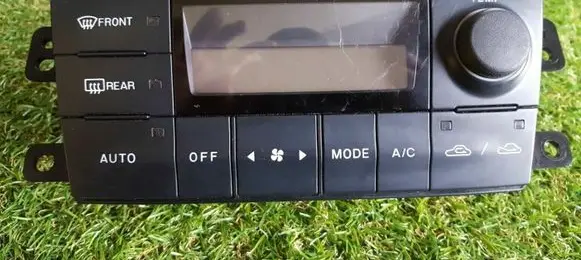 Mazda Premacy Climate control unit CB82B