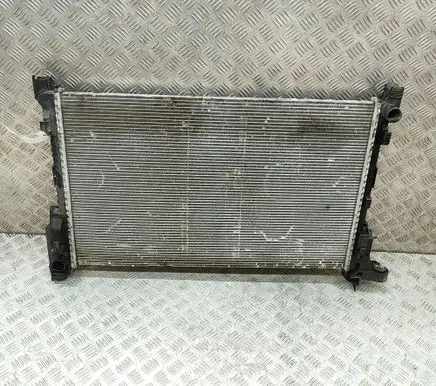 Opel Vivaro Coolant radiator 214104966R 93868888