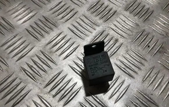 BMW 5 E39 Other relay ld12f