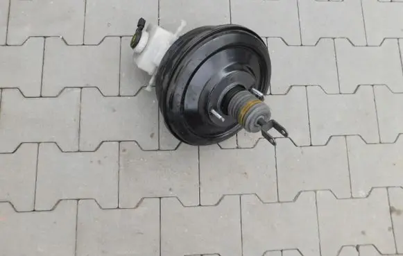 BMW X5 E70 Brake booster