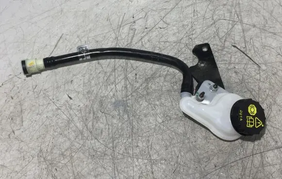 Brake fluid reservoir