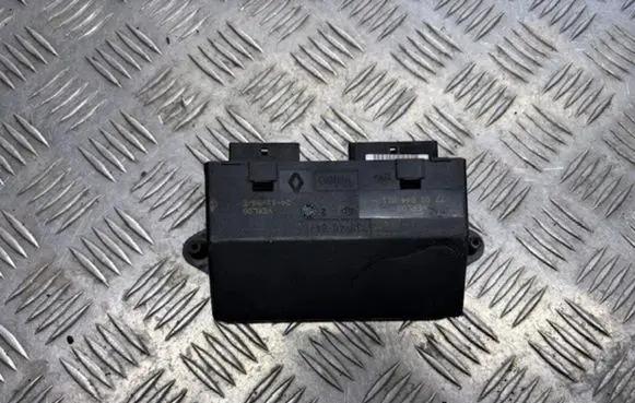 Renault Laguna I Comfort/convenience module 600131577 13491981