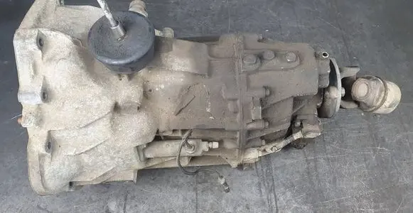 Volkswagen II LT Manual 5 speed gearbox 711617
