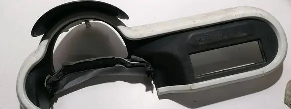 Renault Twingo III Dashboard center trim panel 682481135R