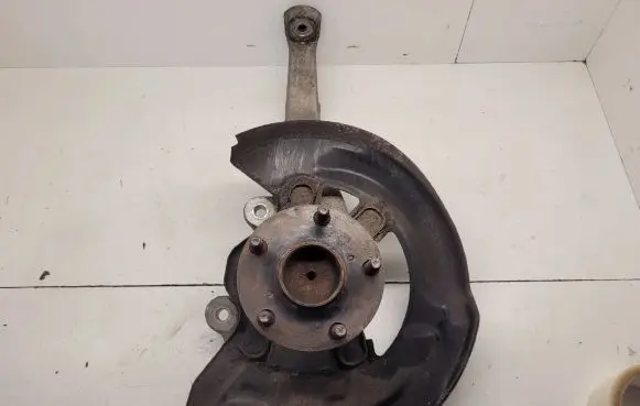 Lexus GS 300 350 430 450H Front wheel hub spindle knuckle