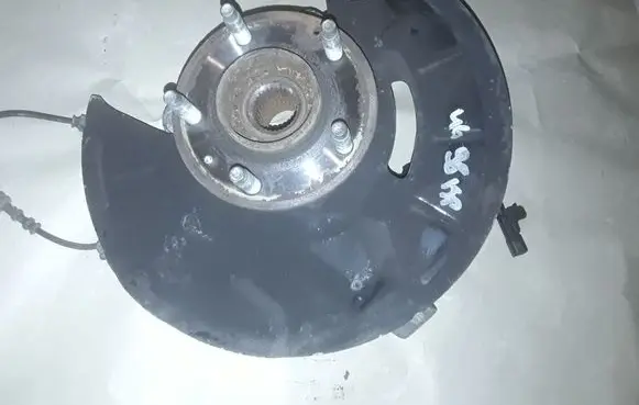 Opel Insignia B Front wheel hub 23384197