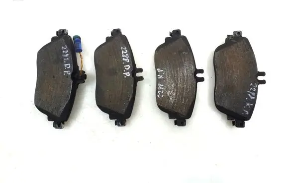 Mercedes-Benz A W176 Brake pads (front) A0084200620