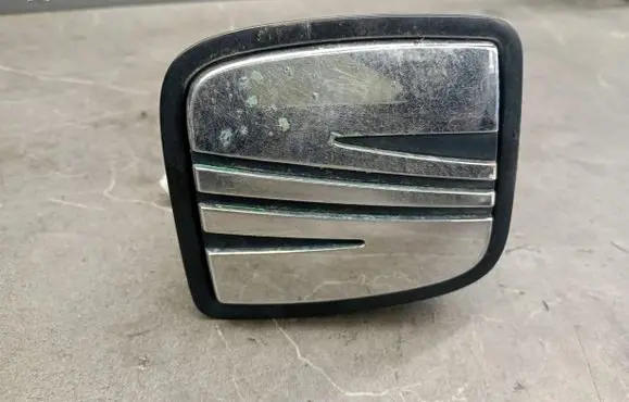 Seat Leon (1M) Manufacturers badge/model letters 1m6827565f