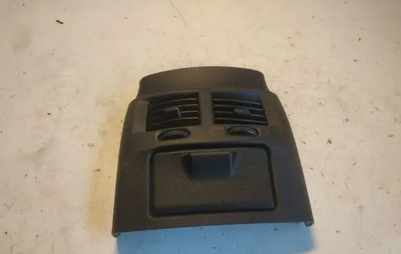 Rear air vent grill