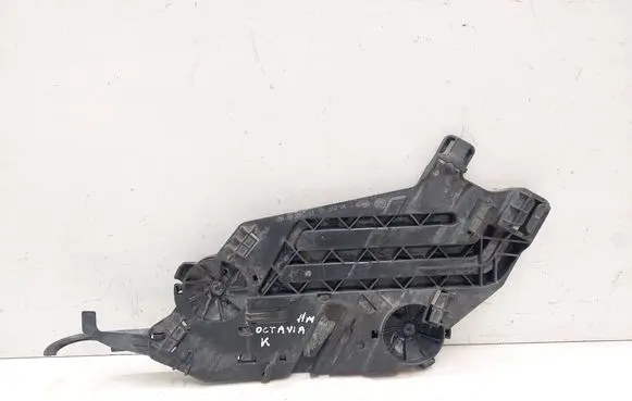 Skoda Octavia Mk2 (1Z) Headlight/headlamp mounting bracket 17035201