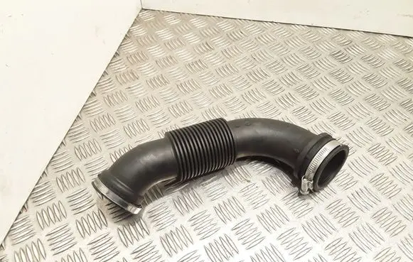 Ford Focus Air intake duct part CV619C623AC