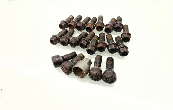 BMW 7 F01 F02 F03 F04 Nuts/bolts 