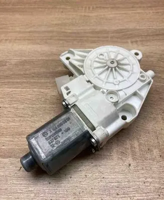 Mercedes-Benz ML W166 Front door window regulator motor A1669060201 0130822754 Used