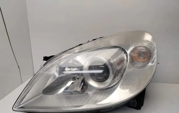Mercedes-Benz B W245 Headlight/headlamp 15D30