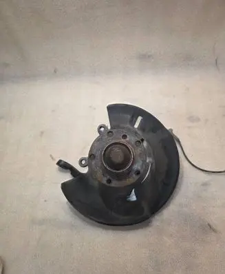 BMW 7 E38 Front wheel hub