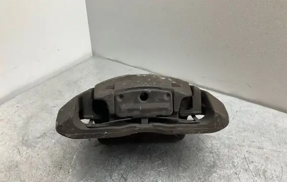 BMW 5 E60 E61 Front brake caliper 6030348