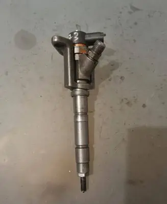 Mitsubishi Canter Fuel injectors set 0445120073