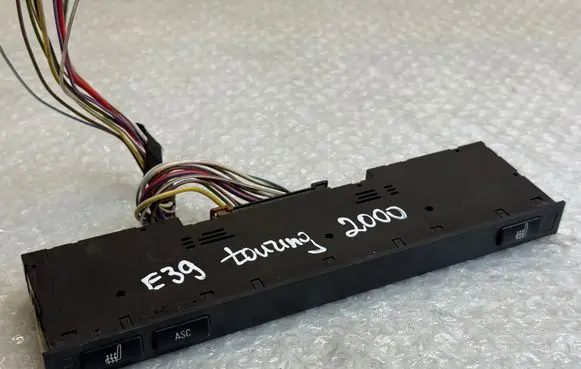 BMW 5 E39 Seat heating switch 8373712 61318373712 03742027