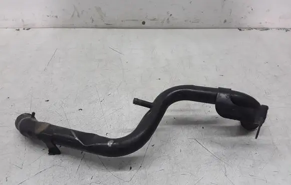 Volkswagen PASSAT B5 Engine coolant pipe/hose 038121071F