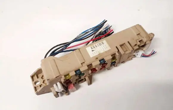 Mazda 626 Fuse box set 8e210240 8e21-0240