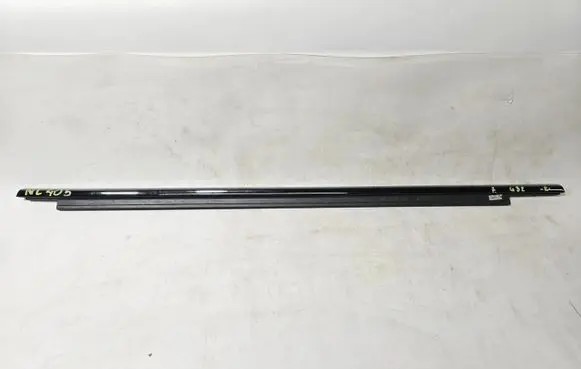 BMW 6 G32 Gran Turismo Sliding door rubber seal 7415690