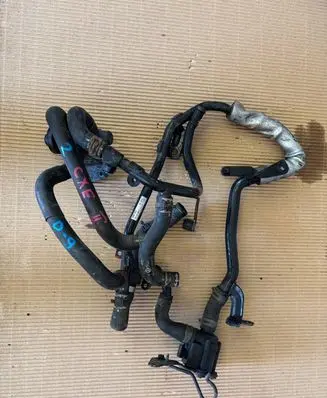 Engine coolant pipe/hose