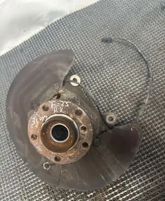 BMW X3 F25 Front wheel hub 6855954