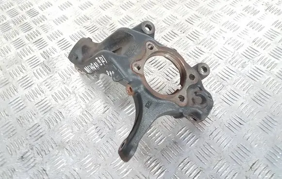 Nissan Qashqai Front wheel hub spindle knuckle