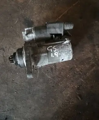 Volkswagen Golf V Starter motor 02Z911023H