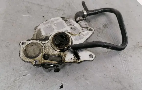 Audi A4 S4 B8 8K Vacuum pump 03L145100F