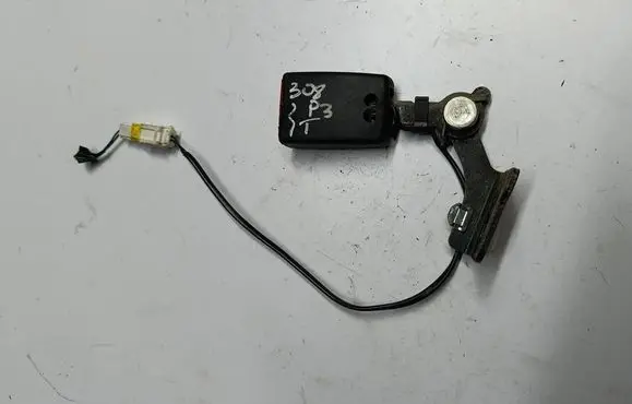 Peugeot 308 Rear seatbelt buckle