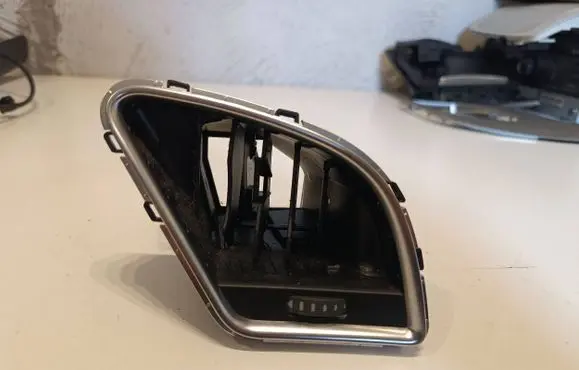Audi A4 S4 B8 8K Dashboard side air vent grill/cover trim 