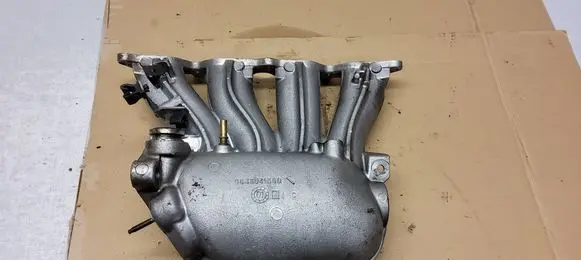 Citroen C5 Intake manifold 9635941580