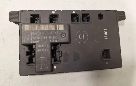 Mercedes-Benz C W203 Door control unit/module 2038205626