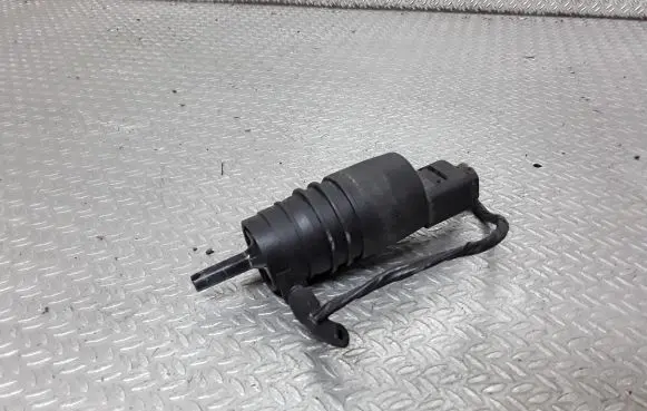 BMW 5 E39 Windscreen/windshield washer pump
