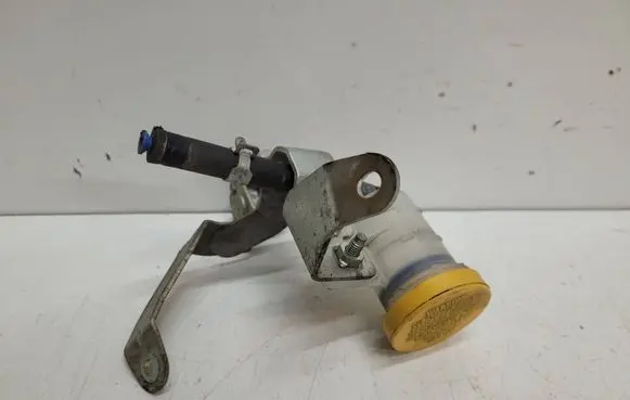 Brake fluid reservoir
