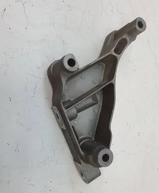 Ford Mustang VI Engine mounting bracket